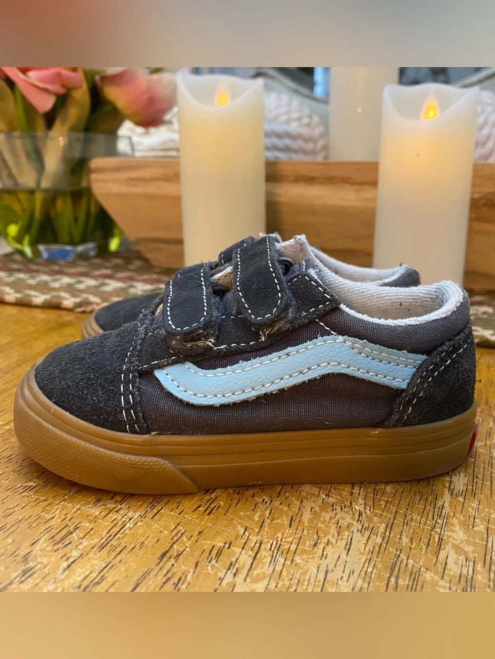 Adorable Vans Old Skool V Shoes…Toddler size 6